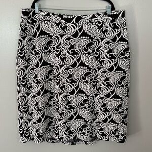 Catherine’s B&W Stretchy Skirt